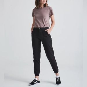 DUER live free high rise jogger - black, size 27